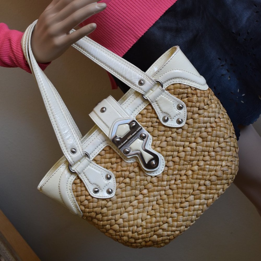 ♥️ SOLD ♥️Michael Kors Straw Ivory Handbag